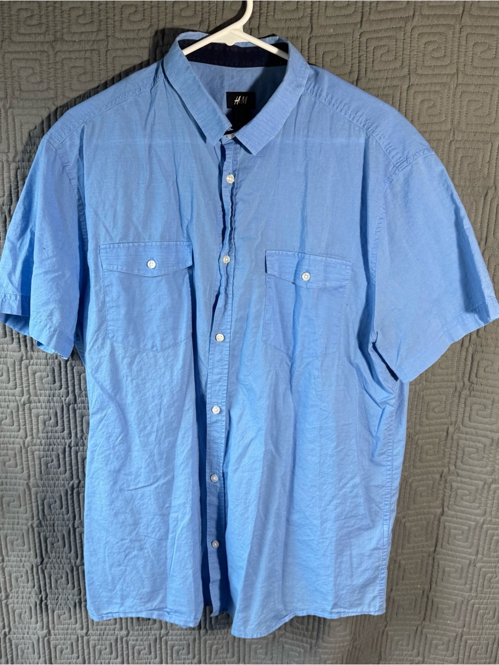 H&M Mens XL Blue Short Sleeve Cotton Button Down Shirt Two Pocket Slub Texture